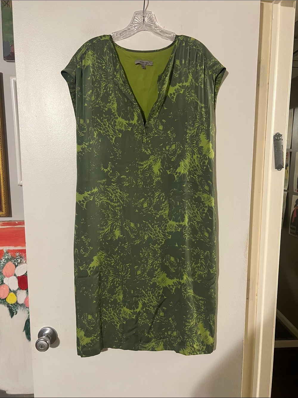Classiques Entier green cap sleeve silk shift dress. Fully lined